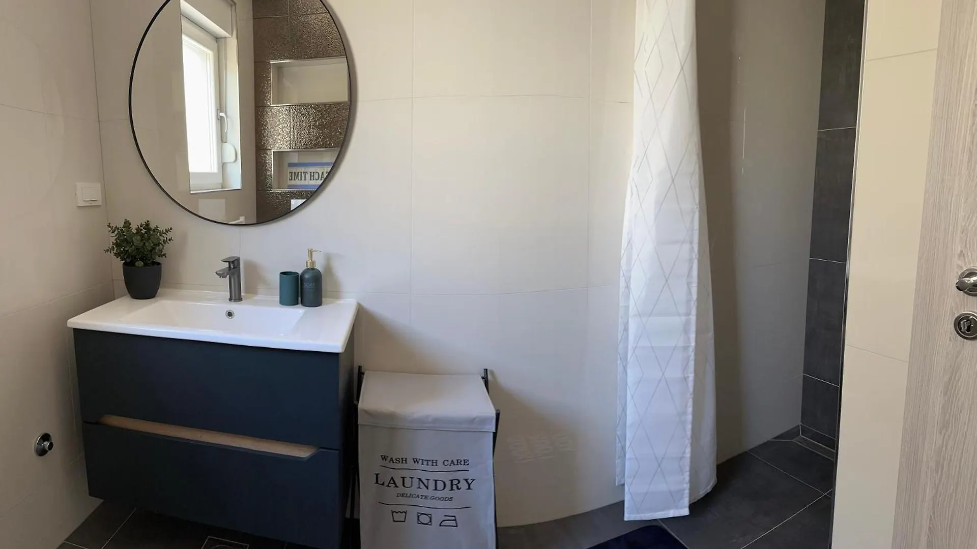 Holiday Apartments Ivano & Leo - Private Parking Croatia
