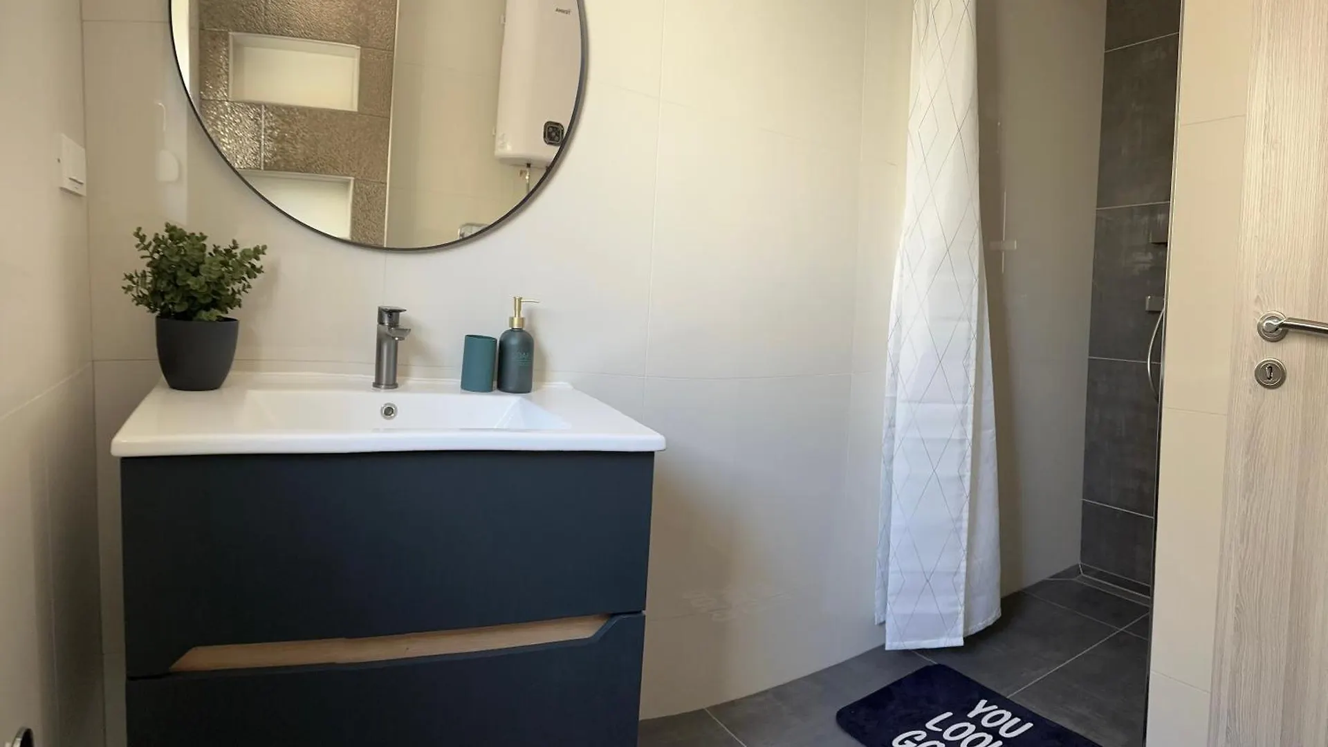 Holiday Apartments Ivano & Leo - Private Parking 0*, Zadar Croatia