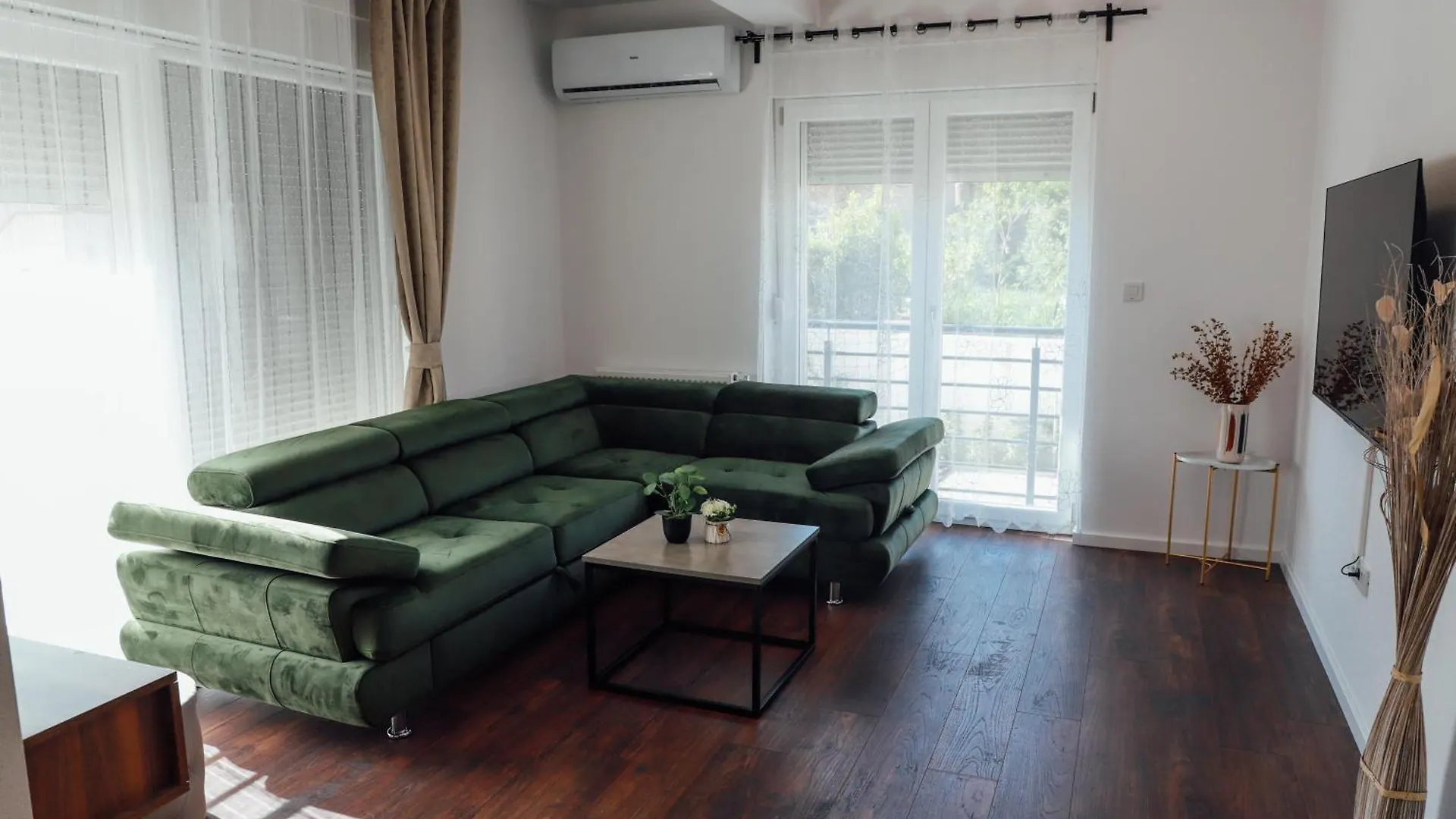 Holiday Apartments Ivano & Leo - Private Parking