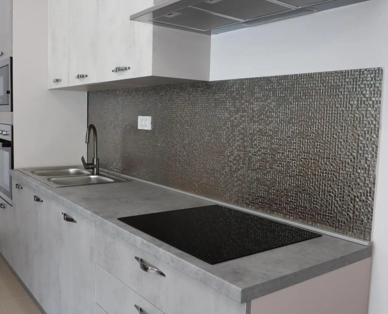 Holiday Apartments Ivano & Leo - Private Parking Zadar